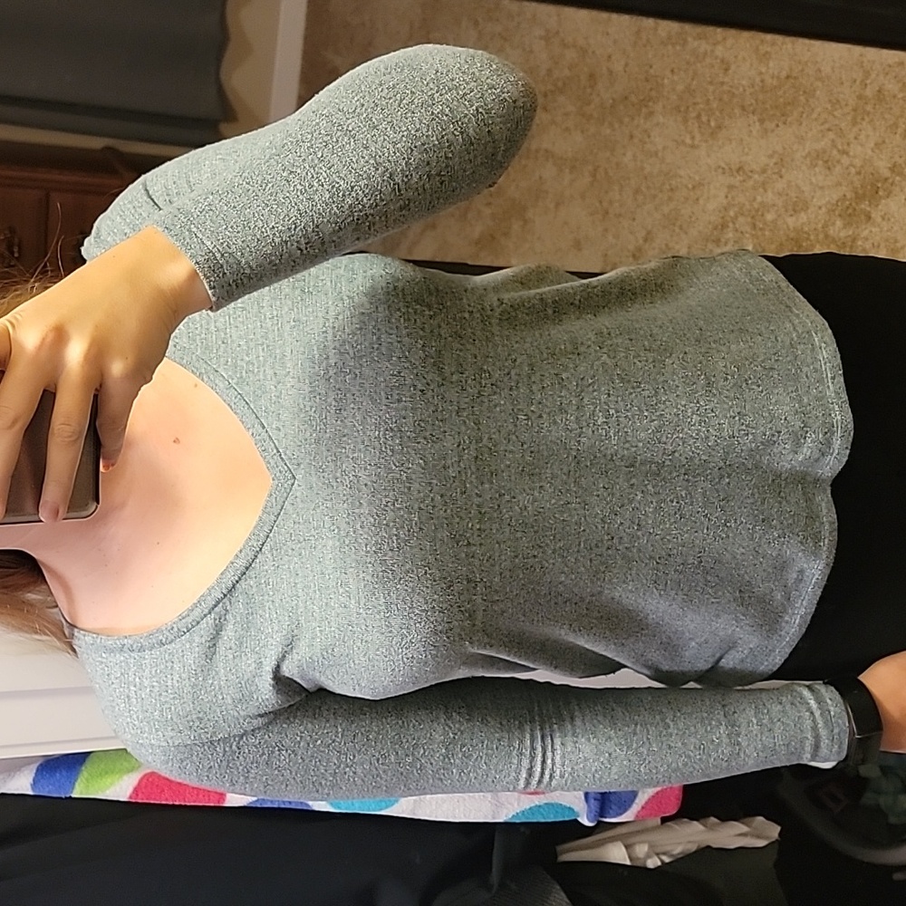 American Eagle V-neck long sleeve shirt